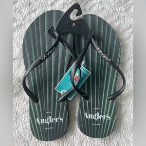 (NWT) Sandals Size 8